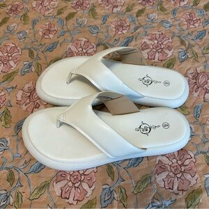 Sole Mates Chunky White Women’s Thong Sandals